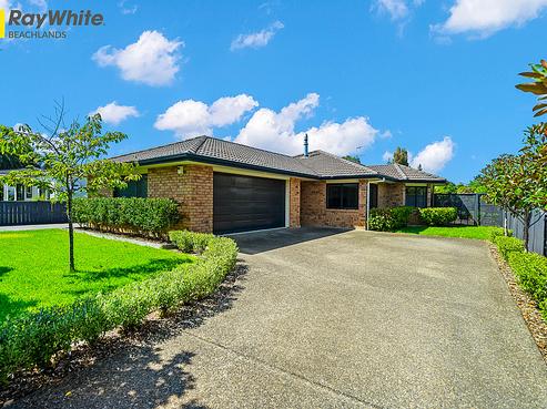 17 Fourth View Avenue, Beachlands