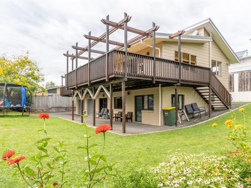 28 Splitt Avenue, Glenview