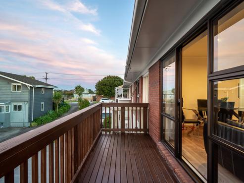 2/7 Eversleigh Road, Belmont