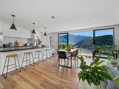 4A Florence Close, Queenstown Hill