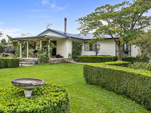 16 Solway Crescent, Solway