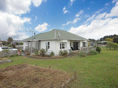 22B Flower Street, Bulls