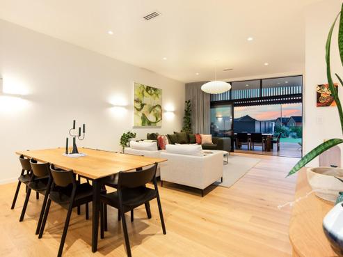 2/11 Kaniera Terrace, Cambridge