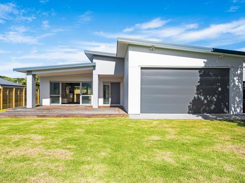 8 Galbraith Street, Matapouri