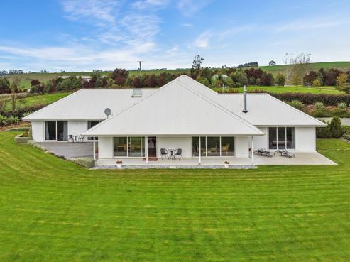 650 Rolling Ridges Road, Levels