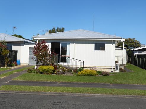 2/35 Robinson Crescent, Tamatea
