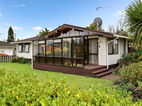 8 Fox Lane, Hamilton East