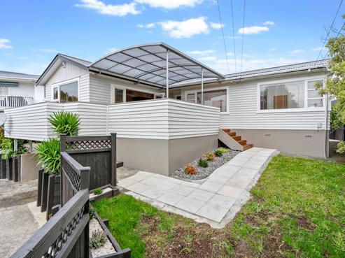 668 East Coast Road, Pinehill