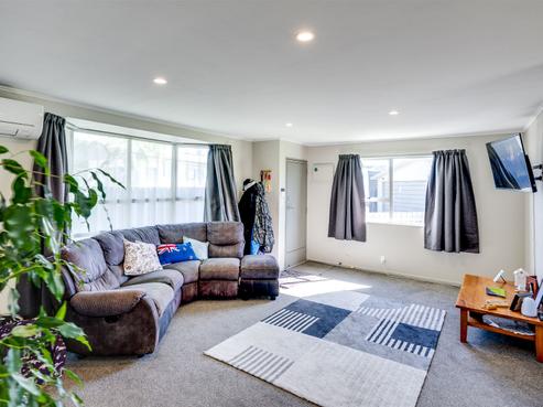 22 Jeffares Place, Taradale