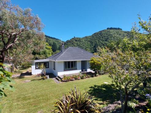 107 Akatarawa Road, Birchville