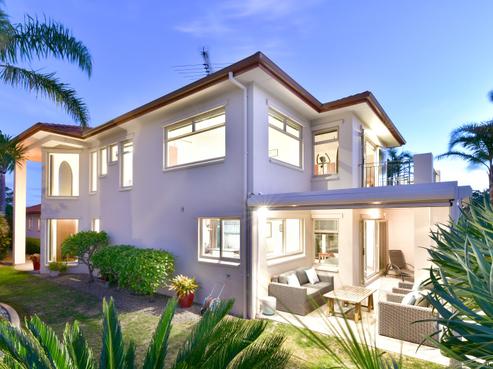 7/126 Whangaparaoa Road, Red Beach