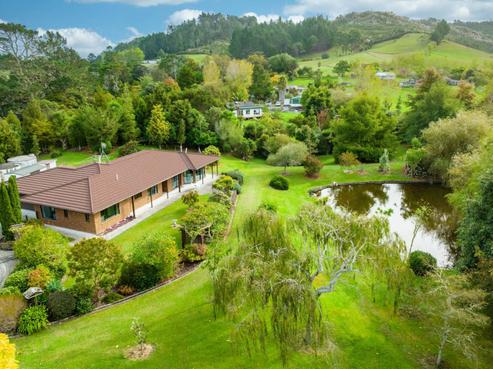 210 Abbey Caves Road, Parahaki