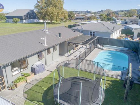8 Ryan Crescent, Greenmeadows