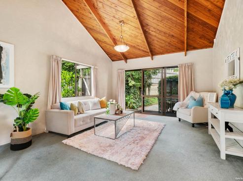 2/30 Woodlands Crescent, Browns Bay