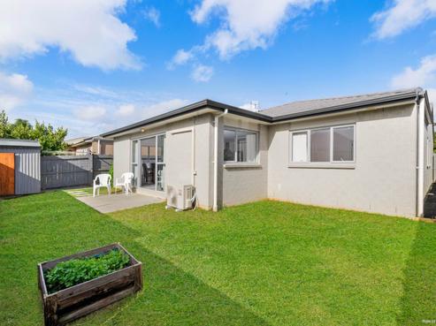 100 Popokatea Drive, Takanini