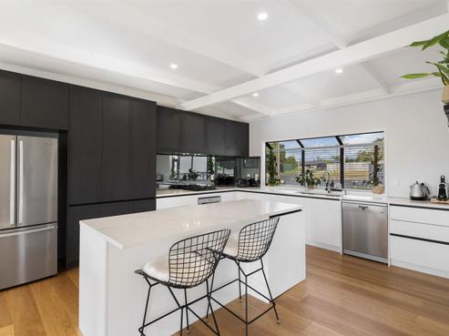 52 Pupuke Road, Hillcrest