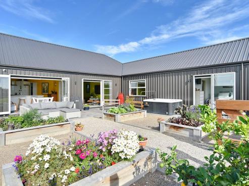35 Dow Square, Hornby