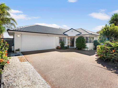 61 Bob Charles Drive, Golflands