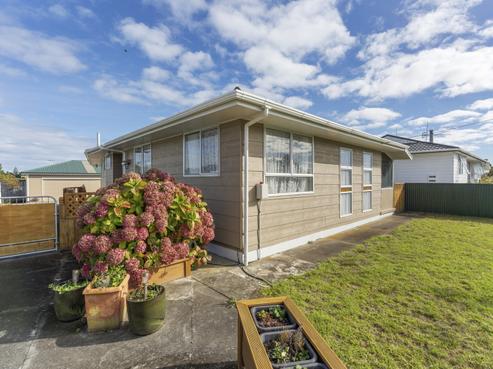 28 Barling Street, Himatangi Beach