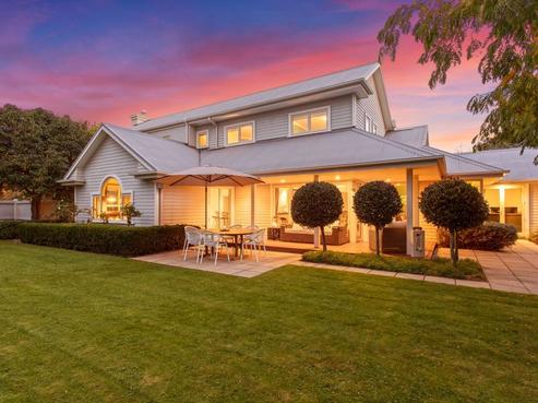 4 Springvale Gardens, Harewood