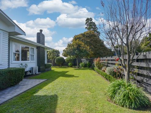 1214 Willowpark Road North, Mayfair