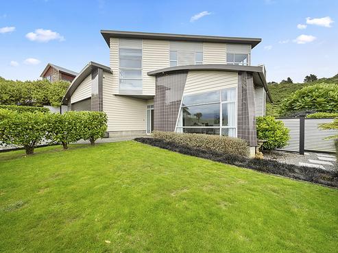 18 Meadowbank Drive, Belmont