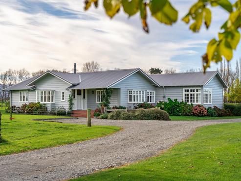 207 Papawai Road, Greytown