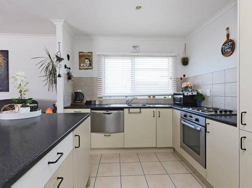932A Oliphant Road, Raureka
