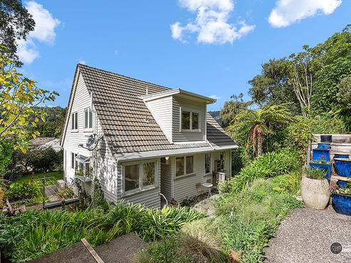 7 Bird Grove, Stokes Valley