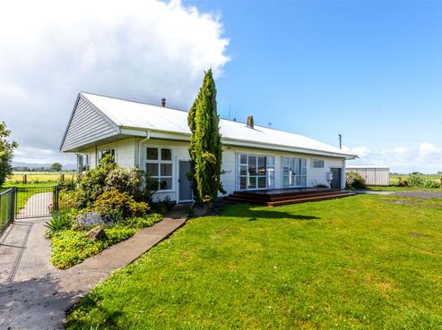 97 Pouarua Road North, Waitakaruru