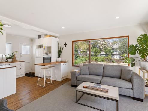 1/4 Cambourne Road, Sandringham