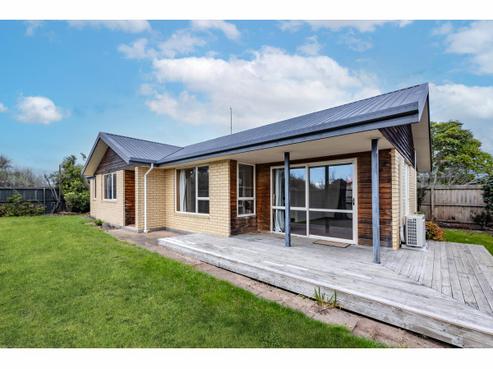23 Seascape Gardens, Bromley