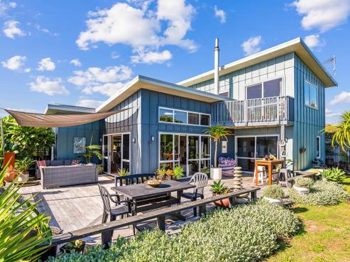 30 Pharazyn Avenue, Waikanae Beach