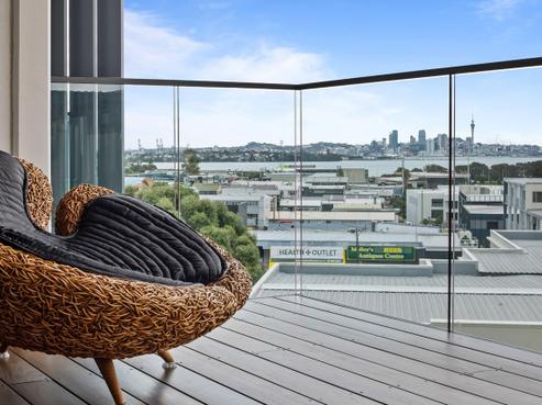 306/8A Lake Pupuke Drive, Takapuna