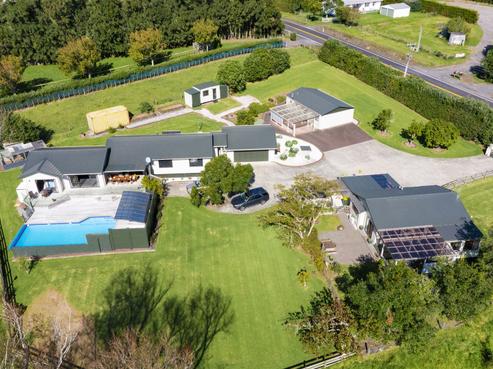 306 Glenbrook Beach Road, Glenbrook