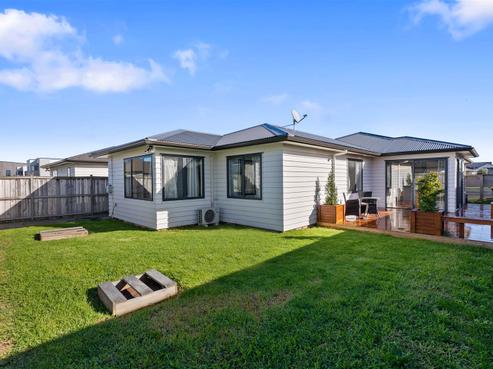 15 Treestump Road, Takanini