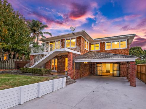 31 Royal View Road, Te Atatu South