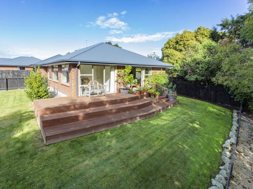 2D Bank Street, Amberley