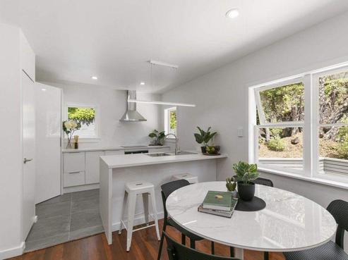 138 Miromiro Road, Normandale
