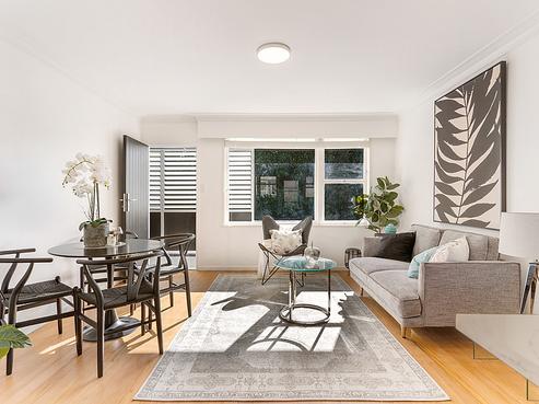 2/13A Kingsway Avenue, Sandringham