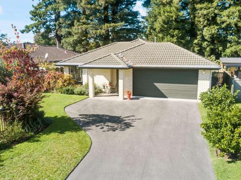 25 Riverholm Drive, Mangakakahi