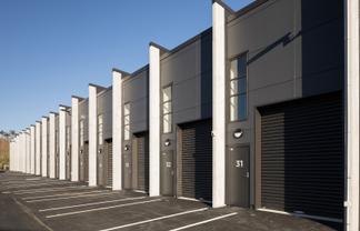 Brand new tradesman unit/storage, $400,000 + GST