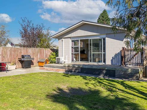 33 Bermuda Drive, Hornby