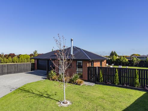 9 Quail Way, Amberley
