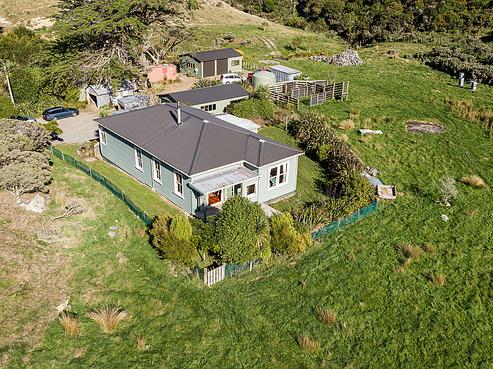 529 Makara Road, Makara