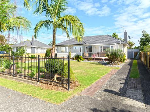 65 Beach Road, Te Atatu Peninsula