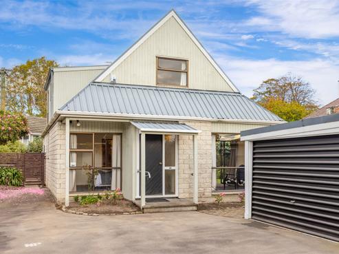 2/17 Devonport Lane, Saint Albans