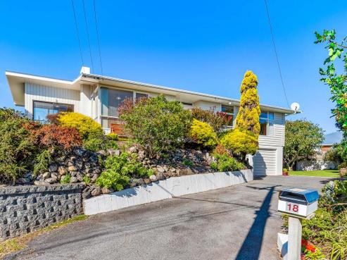 18 Rua Road, Paraparaumu Beach