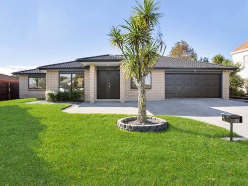 33 Frank Nobilo Drive, Golflands
