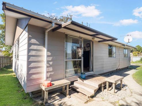 50 Russell Road, Koutu